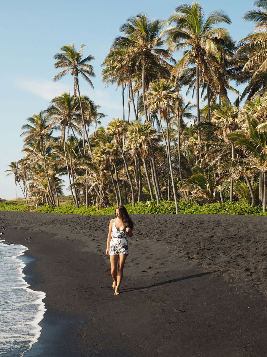 Punaluu black sand beach auf big island