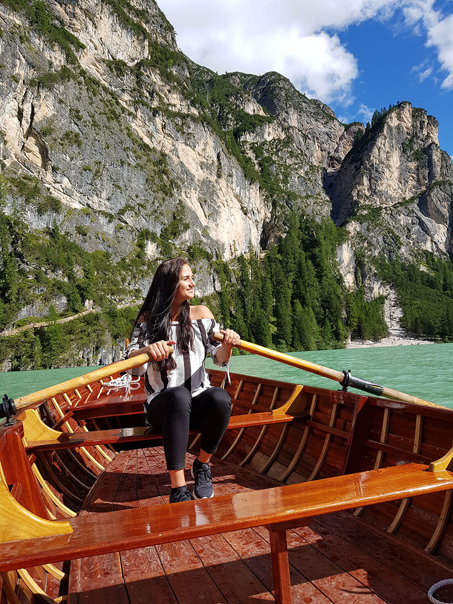 pragser wildsee rudern boot - Der Pragser Wildsee in den Dolomiten