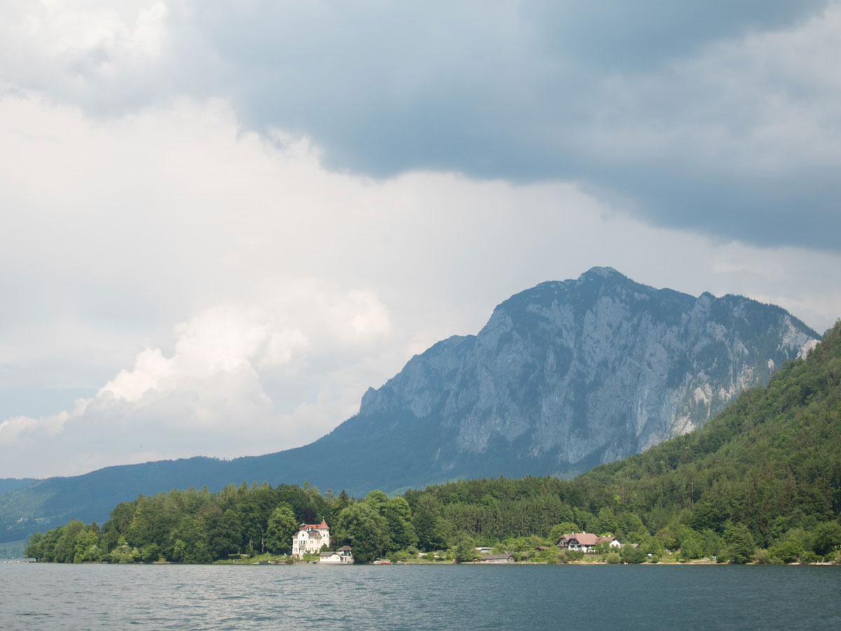 Mit dem Boot am Attersee unterwegs