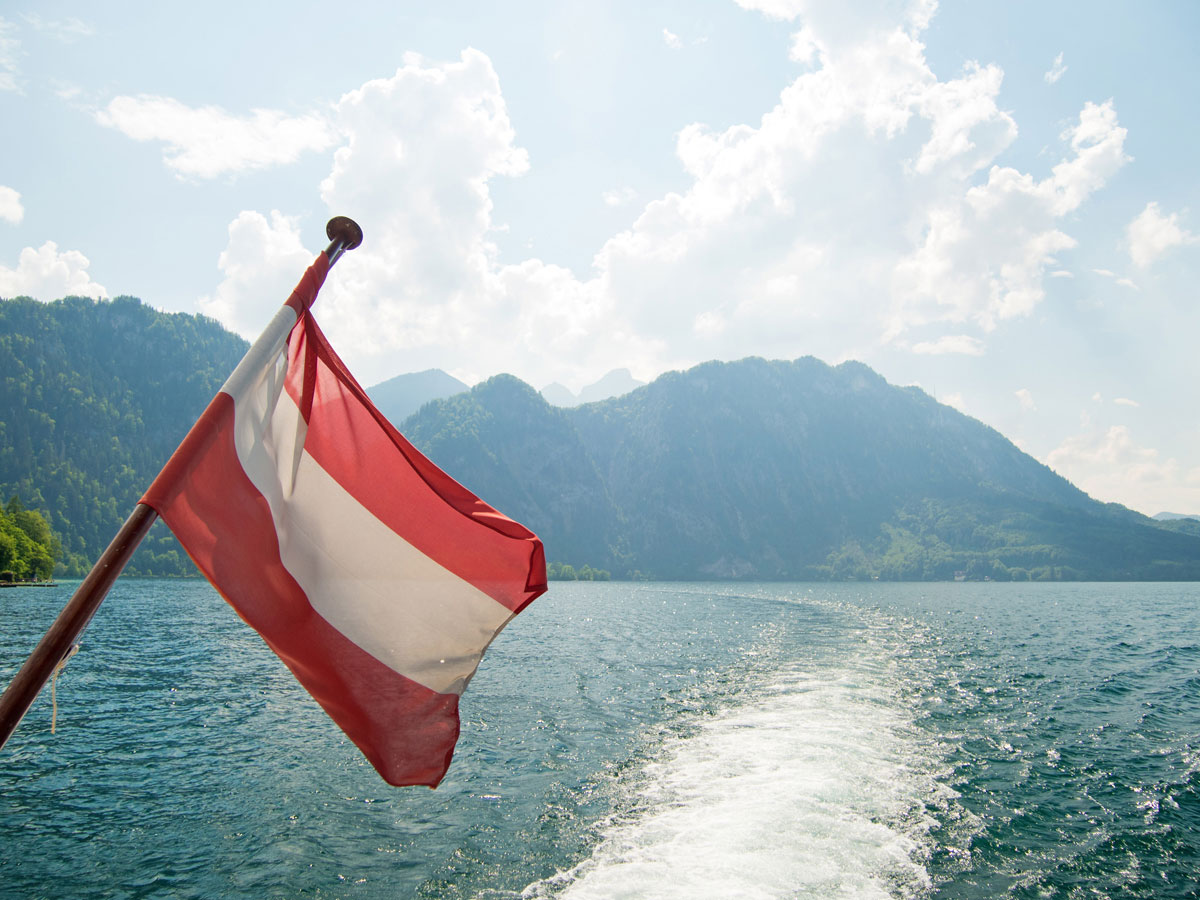 Boot fahren am Attersee im Salzkammergut