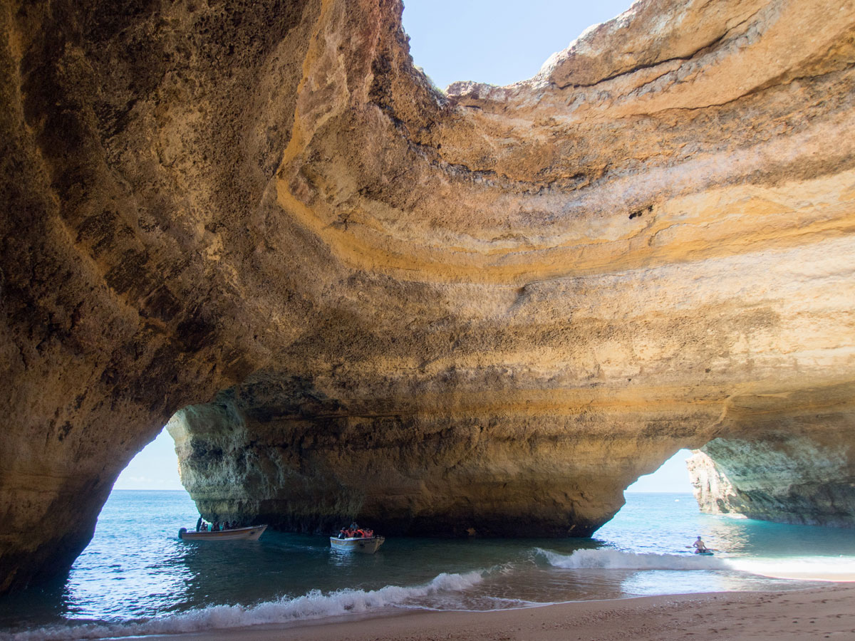 benagil hoehle portugal erkunden 8 - Die Benagil Höhle an der Algarve entdecken