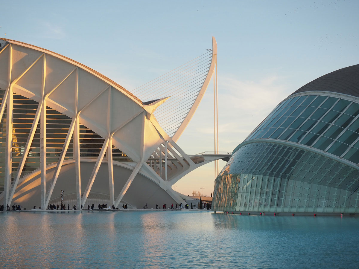 ciutat de les arts ciences valencia sonnenuntergang 1 - Valencia erkunden - Reiseplanung, Highlights, Ausflugstipps