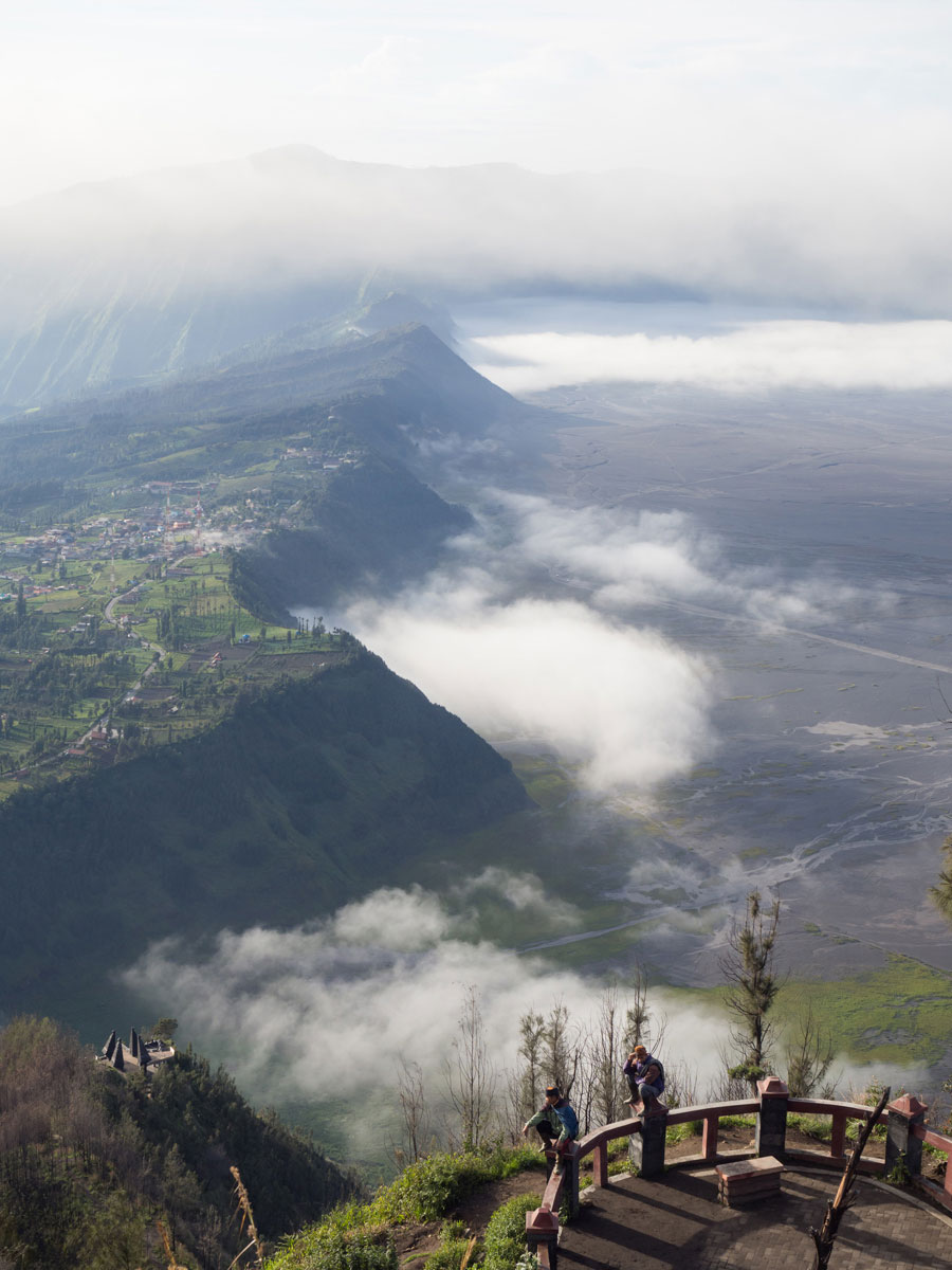 bromo java sonnenaufgang wandern selbst organisiert 38 - Mt. Bromo auf Java auf eigene Faust erkunden - Tipps zu Anreise und Übernachtung