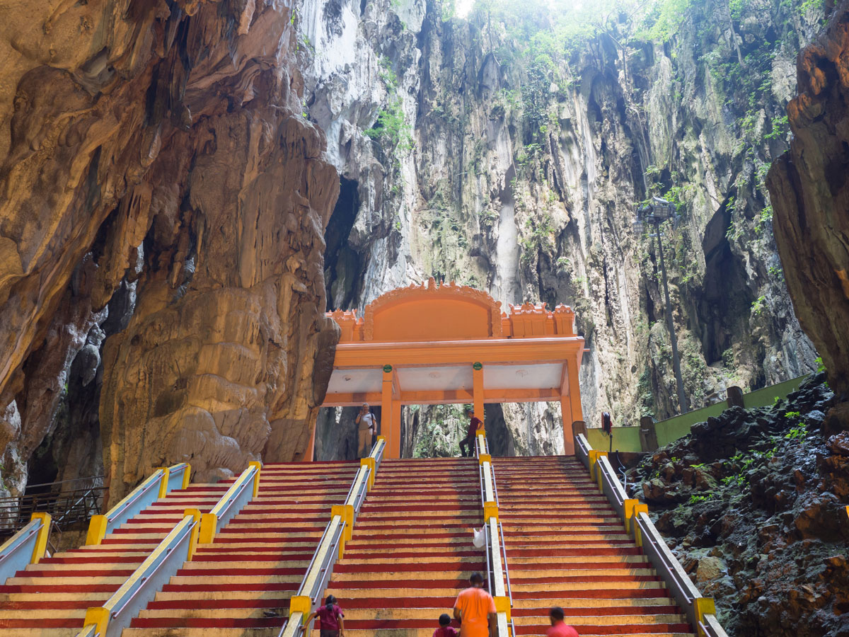 kuala lumpur malaysien batu caves 3 - Highlights für einen Stopover in Kuala Lumpur – Was ihr in 24 Stunden unbedingt sehen müsst