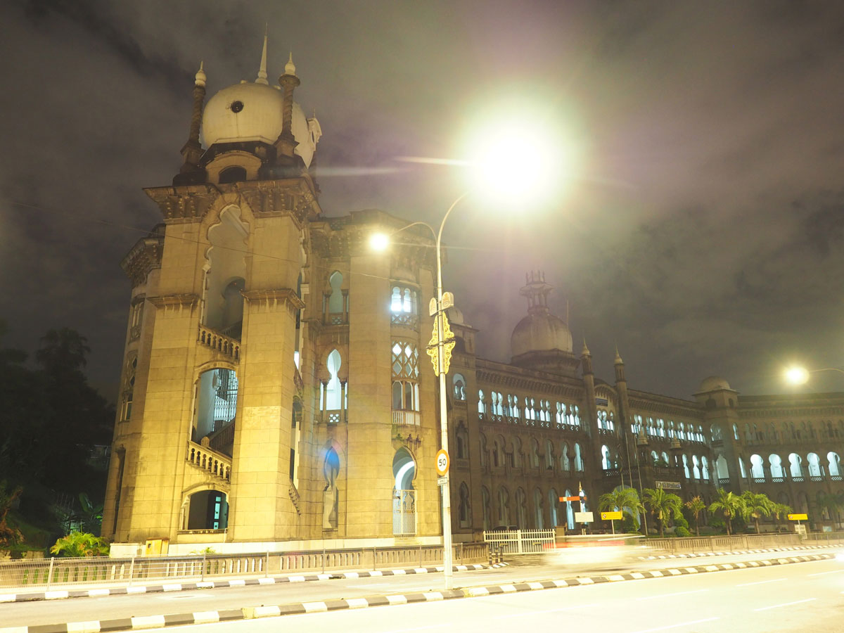 kuala lumpur railway station 2 - Highlights für einen Stopover in Kuala Lumpur – Was ihr in 24 Stunden unbedingt sehen müsst