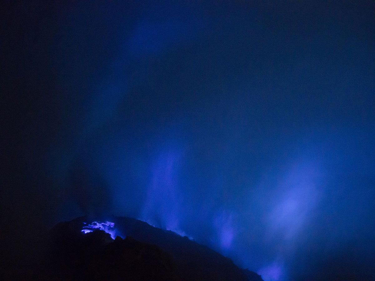 ijen java indonesien blaue feuer 2 - Blaue Feuer und Sonnenaufgang beim Mt. Ijen auf Java, Indonesien