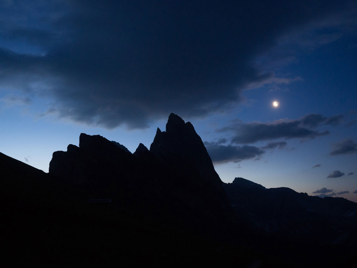 seceda groeden suedtirol dolomiten wandern 1 - Wandern auf die Seceda von Wolkenstein - Sonnenaufgang auf der Seceda