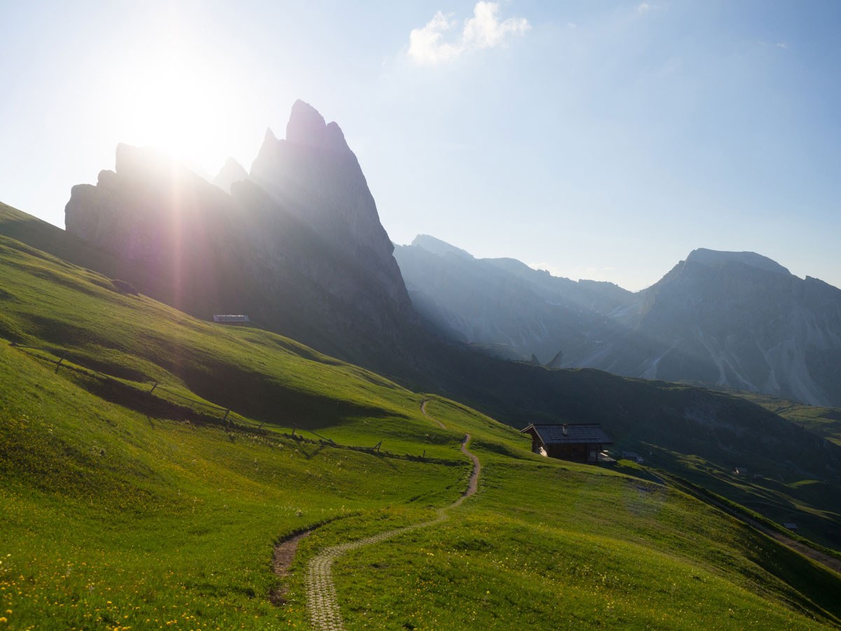 seceda groeden suedtirol dolomiten wandern 10 - Wandern auf die Seceda von Wolkenstein - Sonnenaufgang auf der Seceda