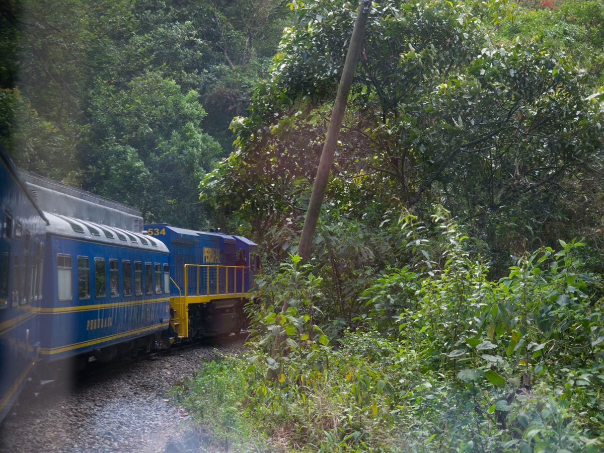 Zugfahrt mit PeruRail nach Machu Picchu