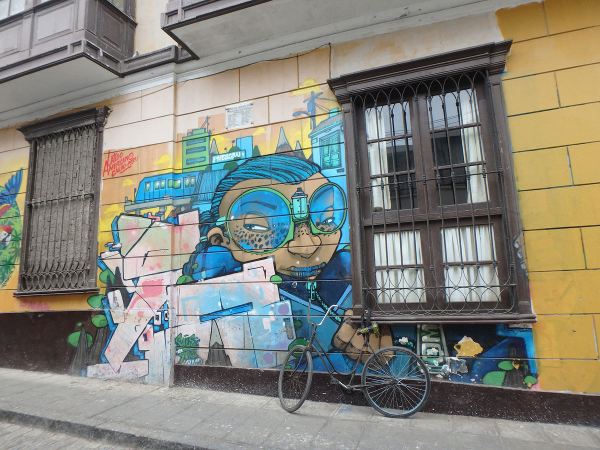 Graffiti in Callao Monumental Peru