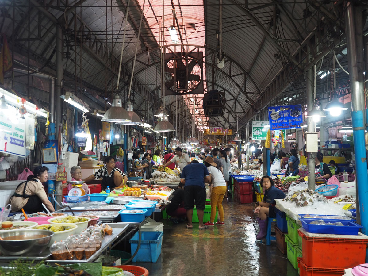 maeklong trainmarket bangkok reisetipps selbstfahrer 19 - Maeklong train market in Bangkok - How to self organise a tour