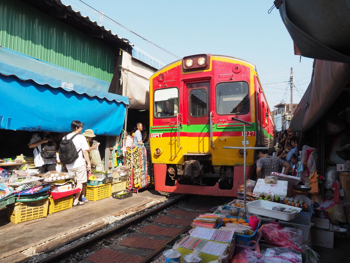 maeklong trainmarket bangkok reisetipps selbstfahrer 22 - Maeklong Zugmarkt in Bangkok auf eigene Faust besuchen