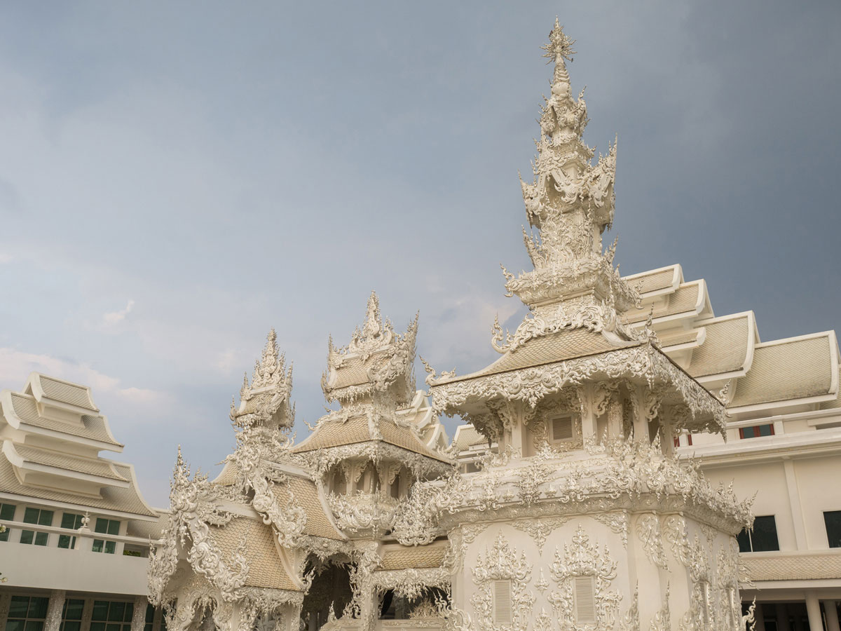 white temple chiang rai3 4 - Reiseguide Chiang Rai - weißer Tempel, blauer Tempel und Big Buddha