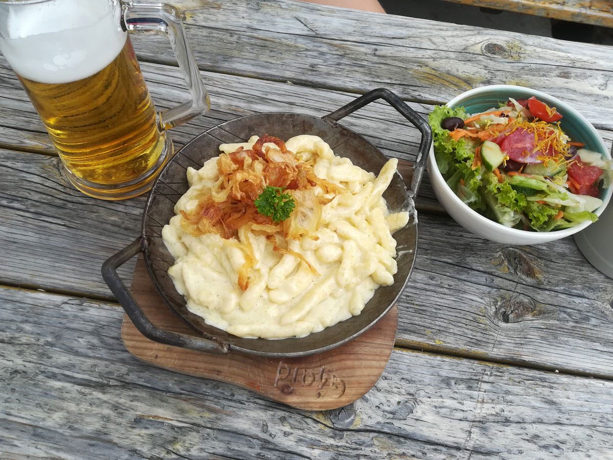 gjaidalm kaesespaetzle - Wanderung über die Simonyhütte zum hohen Gjaidstein mit Ausblick auf den Dachstein - Oberösterreich