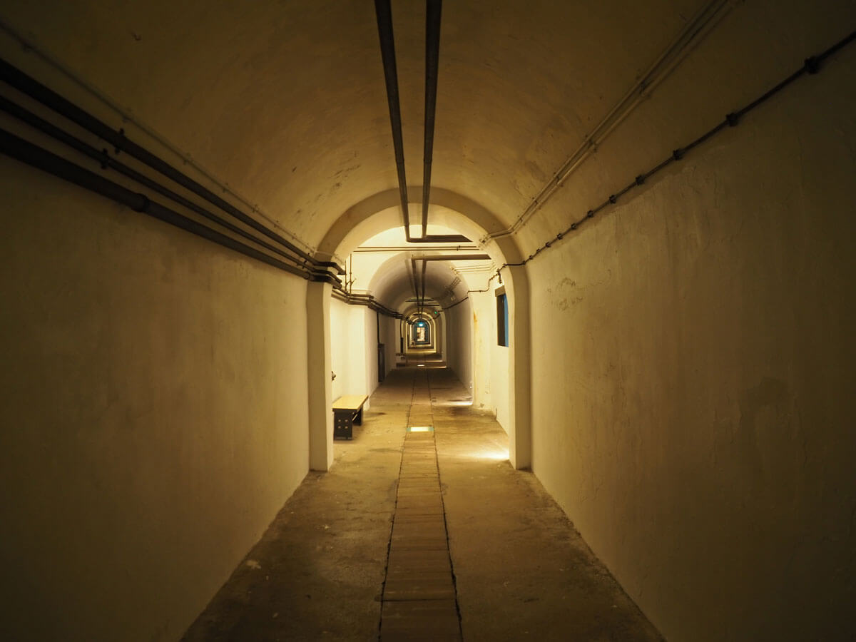 Jersey Kanalinseln Sehenswuerdigkeiten War Tunnels
