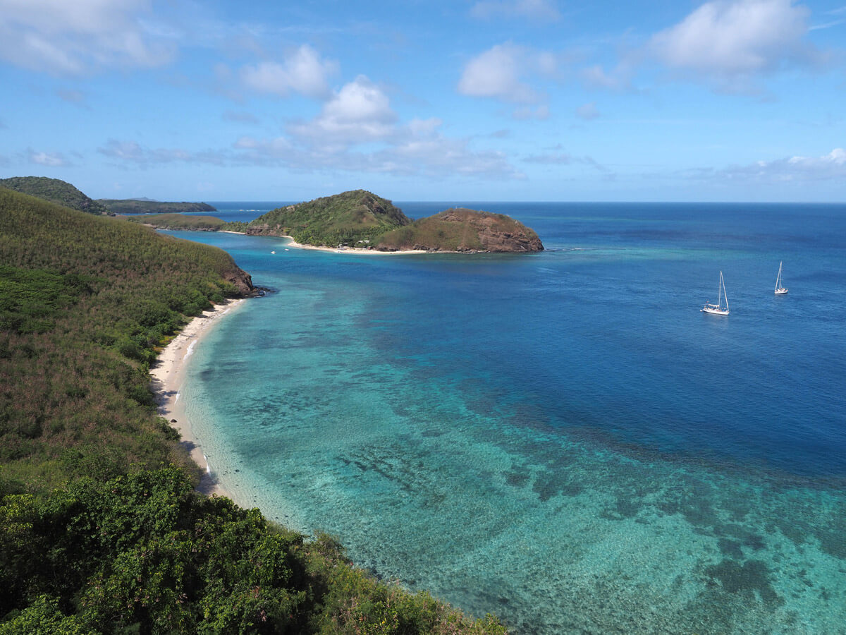 Barefoot Manta Fiji (”) Barefoot Manta Fiji (”)
