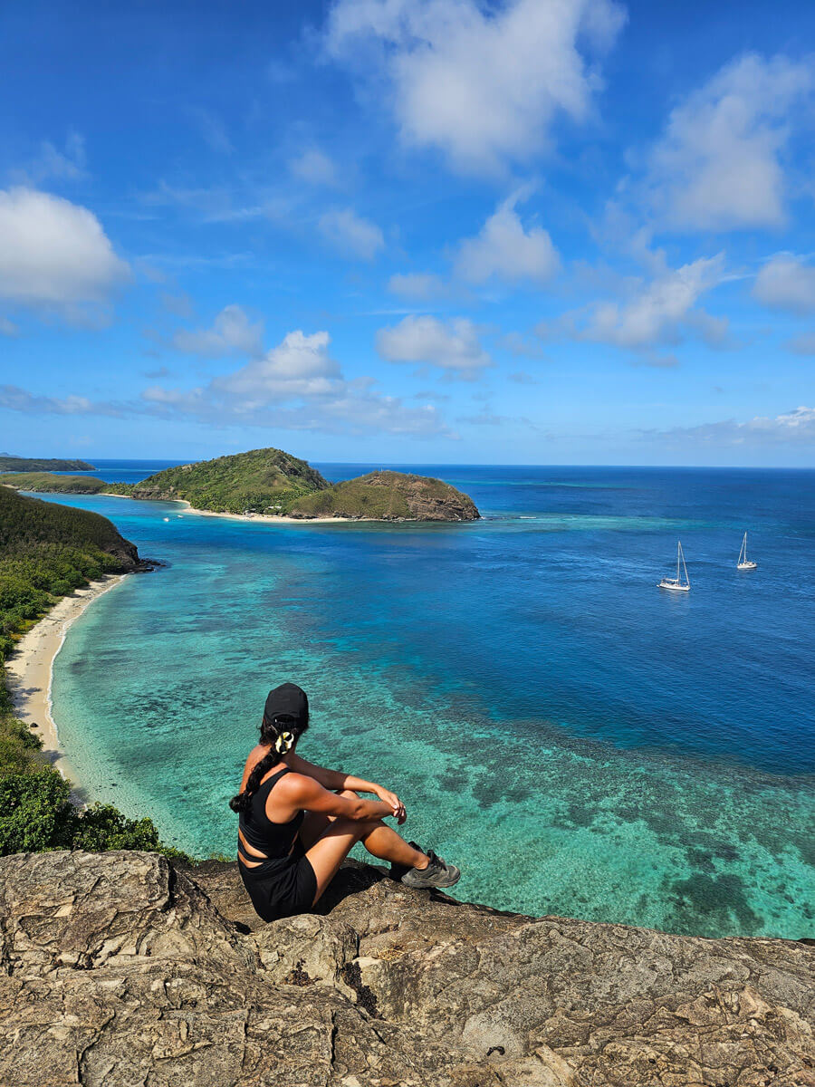 Barefoot Manta Fiji (”) Barefoot Manta Fiji (”)
