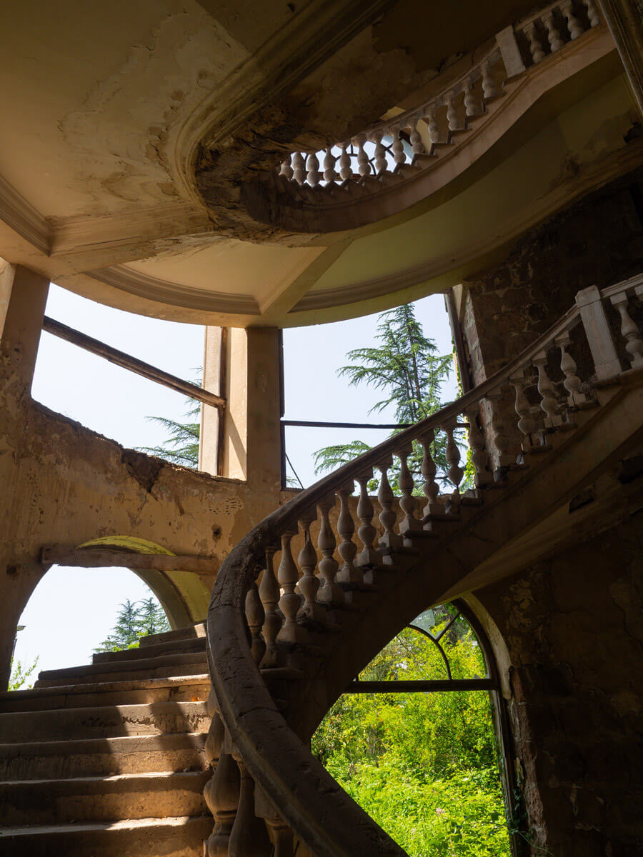 Reiseguide Zqaltubo – Der schöne Lost Place von Georgien zqaltubo georgien reisetipps 14 - Reiseguide Zqaltubo – Der schöne Lost Place von Georgien